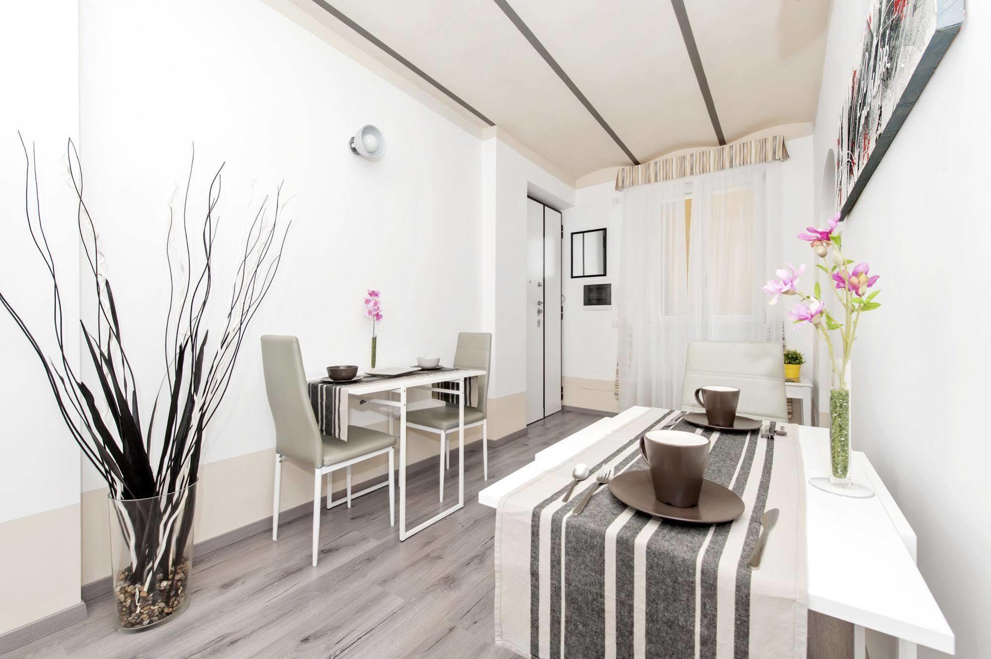 White Rooms Colosseo ローマ エクステリア 写真