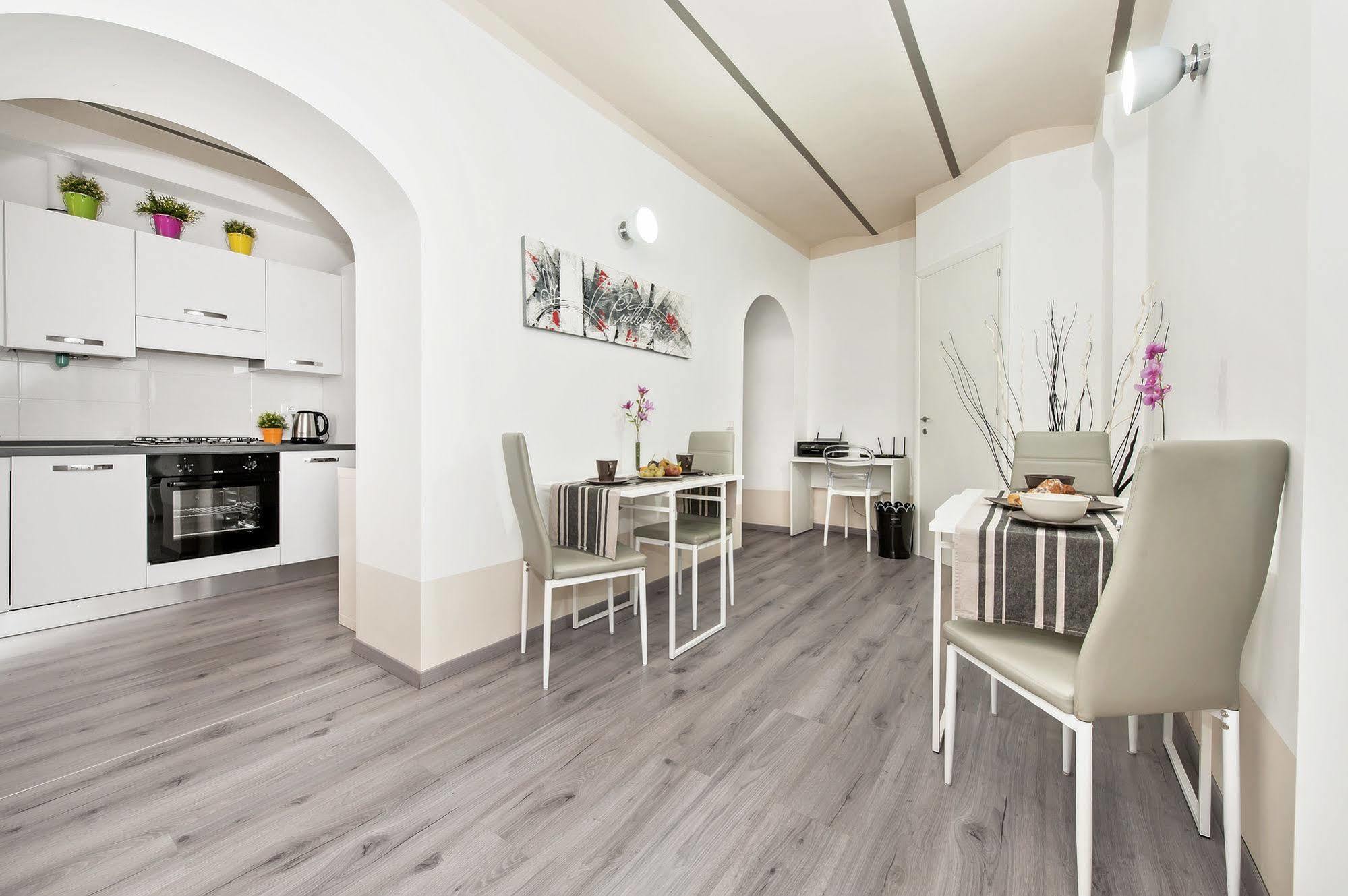White Rooms Colosseo ローマ エクステリア 写真