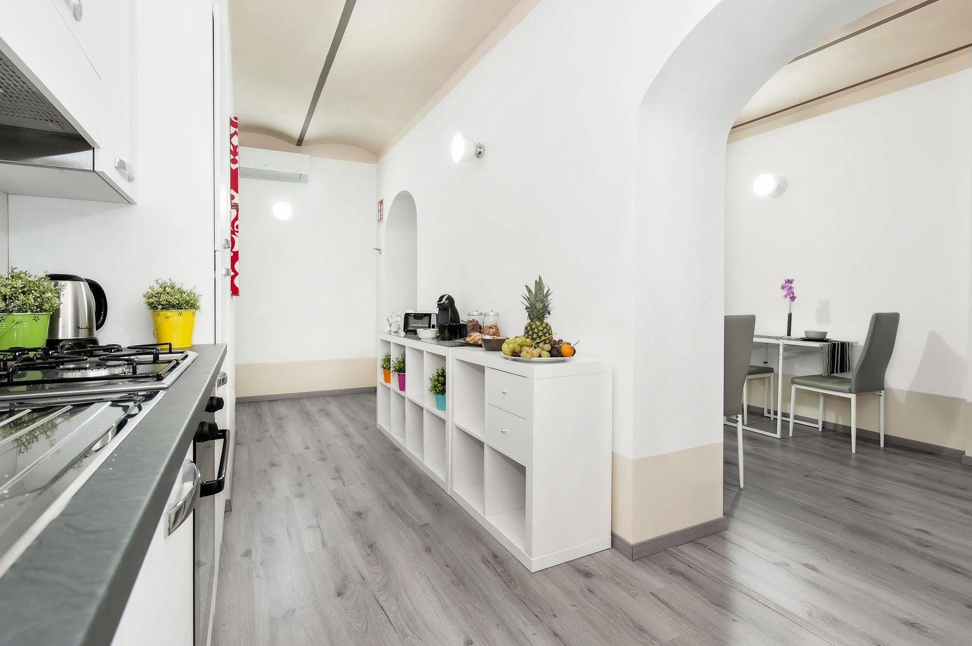 White Rooms Colosseo ローマ エクステリア 写真